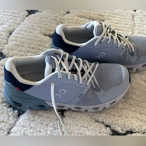 Used good condition on cloudflyer 4 women’s sneakers 9.5